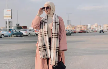 للمحجبات.. طريقة تنسيق المعطف الطويل في إطلالاتكن