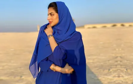 موديلات عبايات باللون الأزرق النيلي 2021