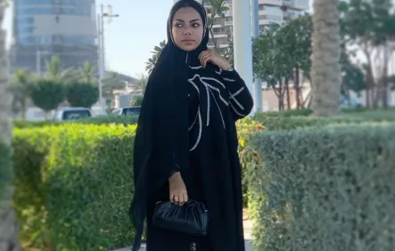 عبايات ربيعية للإطلالات اليومية