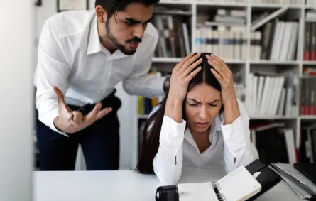 كيفية التعامل مع المدير المتسلط؟ 