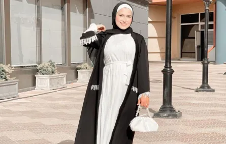 عبايات عملية مزينة بالجيوب
