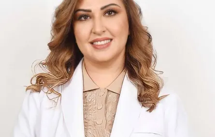 صورة تظهر الدكتورة نوارة العرفج مصدر الصورة حساب انستقرام الدكتورة نوارة