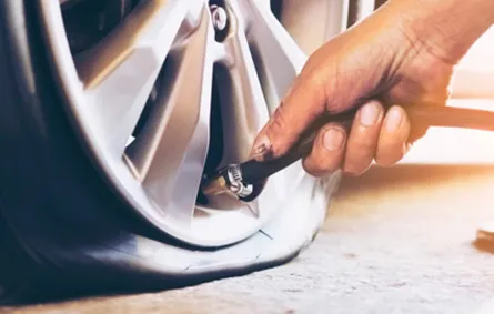 انفجار اطار السيارة