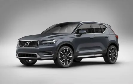 فولفو تحدّث XC40 بمحرك هجين