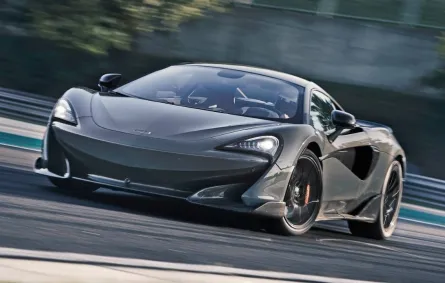 سيارة حصرية من ماكلارين تحمل اسم الملكة إليزابيث