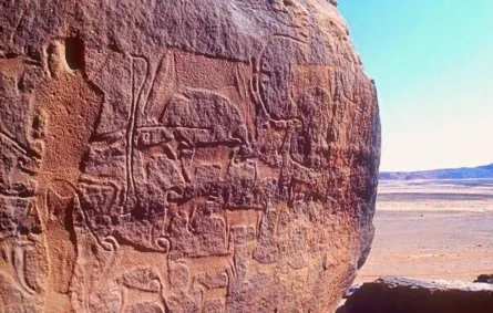 صورة تظهر صخور راط والمنجور -المصدر وزارة السياحة