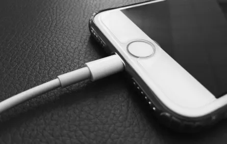 خطوات عليك القيام بها... عندما يتوقف الآيفون عن الشحن
