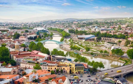 متعة السياحة في تبليسي