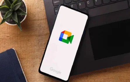 صورة من تطبيق جوجل ميت على الهواتف المحمولة