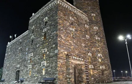 تظهر الصورة القرية التراثية في مدينة جازان