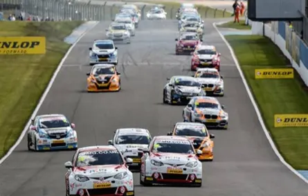 4 طرز ألمانية تشارك في سباقات السيارات 