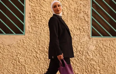 تنسيق الجاكيت الأسود للمحجبات