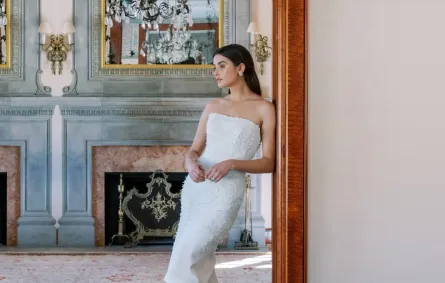 فستان زفاف بتصميم بسيط
