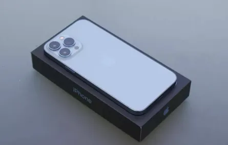 صورة هاتف آيفون 14