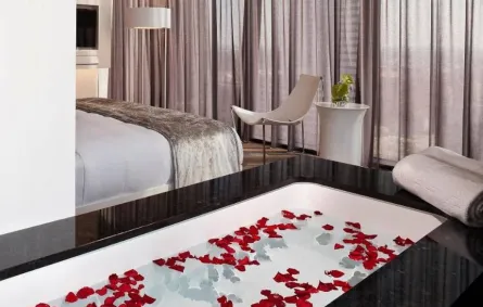 أجواء رومانسية في غرف فندق ميليا فيينا