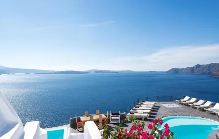 أشهر فنادق أويا اليونانية لقضاء شهر العسل