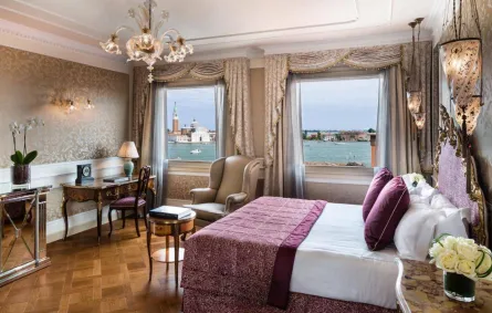 لمحة عن 3 فنادق، بالبندقية