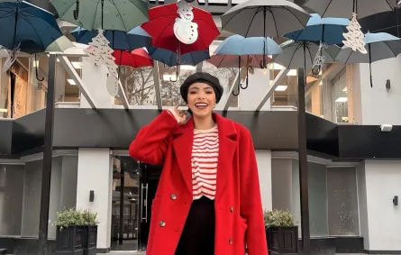 منة السني بإطلالة كلاسيكية- الصورة من حسابها على انستغرام