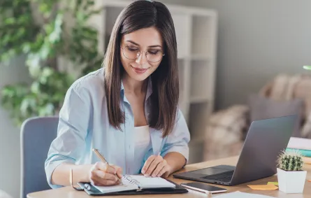 الصحة النفسية في بيئة العمل.. طرق تحسينها مع الكوتش يوسف