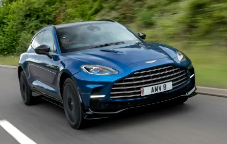 استون مارتن DBX موديل 2023