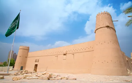 لقطة خارجية لقصر المصمك