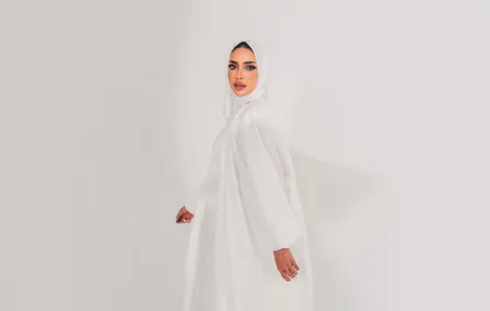 إطلالة مونوكروم من عايشة العقيل