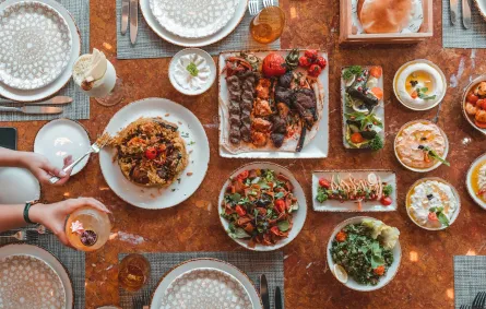 كمبينسكي مول الإمارات يقدم وجبتي الإفطار والسحور في رمضان