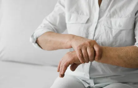 في اليوم العالمي لمرض باركنسون..ما هي أعراضه وأسبابه وأساليب العلاج؟ (المصدر: Freepik)