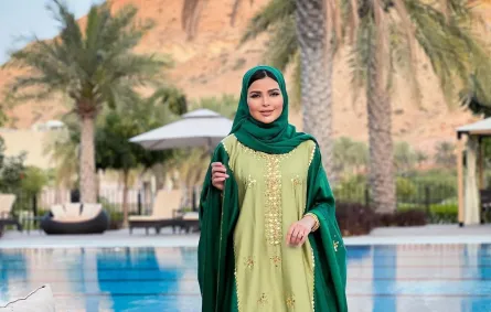 حوراء الفارسي بعباية خليجية - الصورة من حسابها على الانستغرام