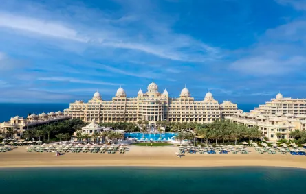 إجازة عائلية خلال عيد الفطر في فندق رافلز النخلة دبي