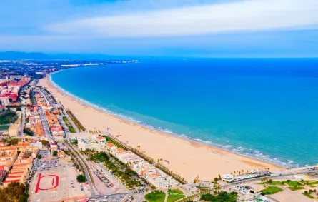 السياحة في فالنسيا في الصيف 