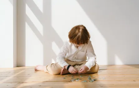 التوحد: "الدماغ المُصغَّر" له صلة رئيسية محتملة بهذا الاضطراب (المصدر: pexels)