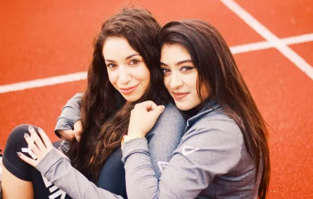 علامات الصداقة الحقيقية وكيفية اكتشاف الصديق الصدوق