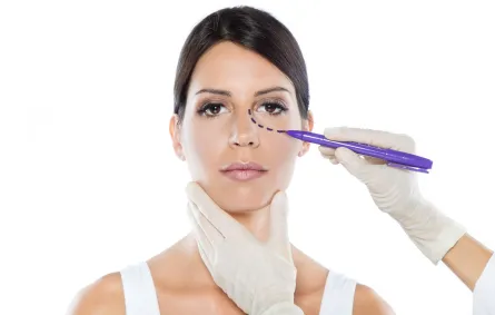 أسباب الاكتئاب بعد عملية تجميل الأنف.. ونصائح فعَّالة للتخلص منه (المصدر: Freepik)