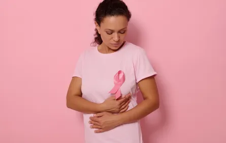 أعراض سرطان الثدي في سن الأربعين (المصدر: Freepik)