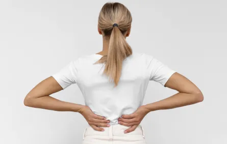 علاج الجنف للكبار .. خيارات عديدة تُجنبكِ الجراحة ومضاعفاتها الخطرة (المصدر: Freepik)