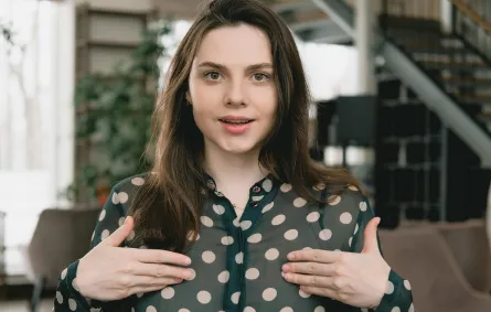 أهمية ترديد رسائل التذكير الإيجابي كل صباح (المصدر: pexels)