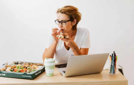  لن تصدقي ما يفعله تناول الدهون في جسمك أثناء التوتر وفق دراسة