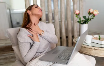 أعراض أبهر الكتف الأيمن 