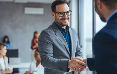  خطوات الثقة التي تقودك إلى طريق النجاح في العمل