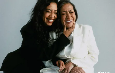 الممثلة والمخرجة سمر ششة ووالدتها أماني الجميل