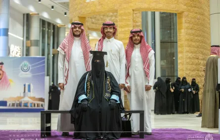 حققت حلمها وتخرجت من جامعة حائل.. هدى العبيداء أكبر خريجة لعام 2024 - الصورة من حساب جامعة حائل على إكس