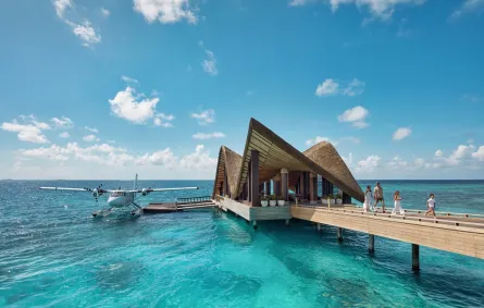 تجربة استثنائية في جُوالي المالديف تناسب جميع أفراد العائلة