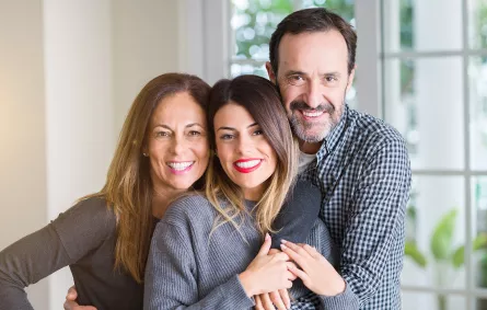 عائلة سعيدة والأب بصحة جيدة