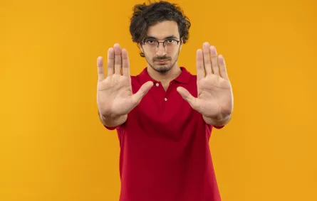  متى يجب أن ترفض المهام في العمل؟ - المصدر: freepik by stockking