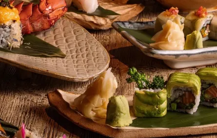 أطباق منوعة من السوشي