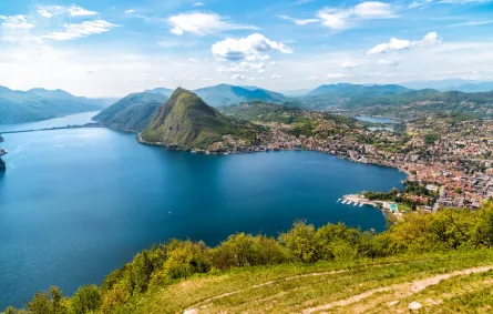 منظر خلاب لبحيرة لوغانو