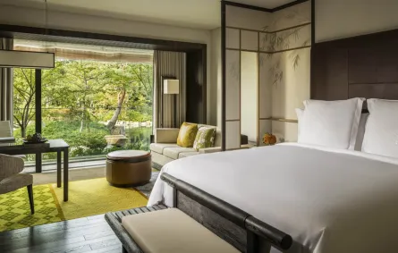 غرفة أنيقة في فندق فور سيزونز كيوتو