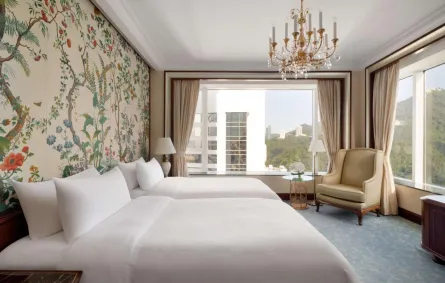 لقطة لإحدى غرف آيلاند شانغريلا هونج كونج