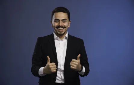 رسائل التهنئة في بداية العام.. أكثر من مجرد كلمات